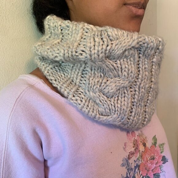 Cost Plus World Market Cable Knit Infinity Cowl Scarf Ivory & Silver Metallic OS - Picture 1 of 4
